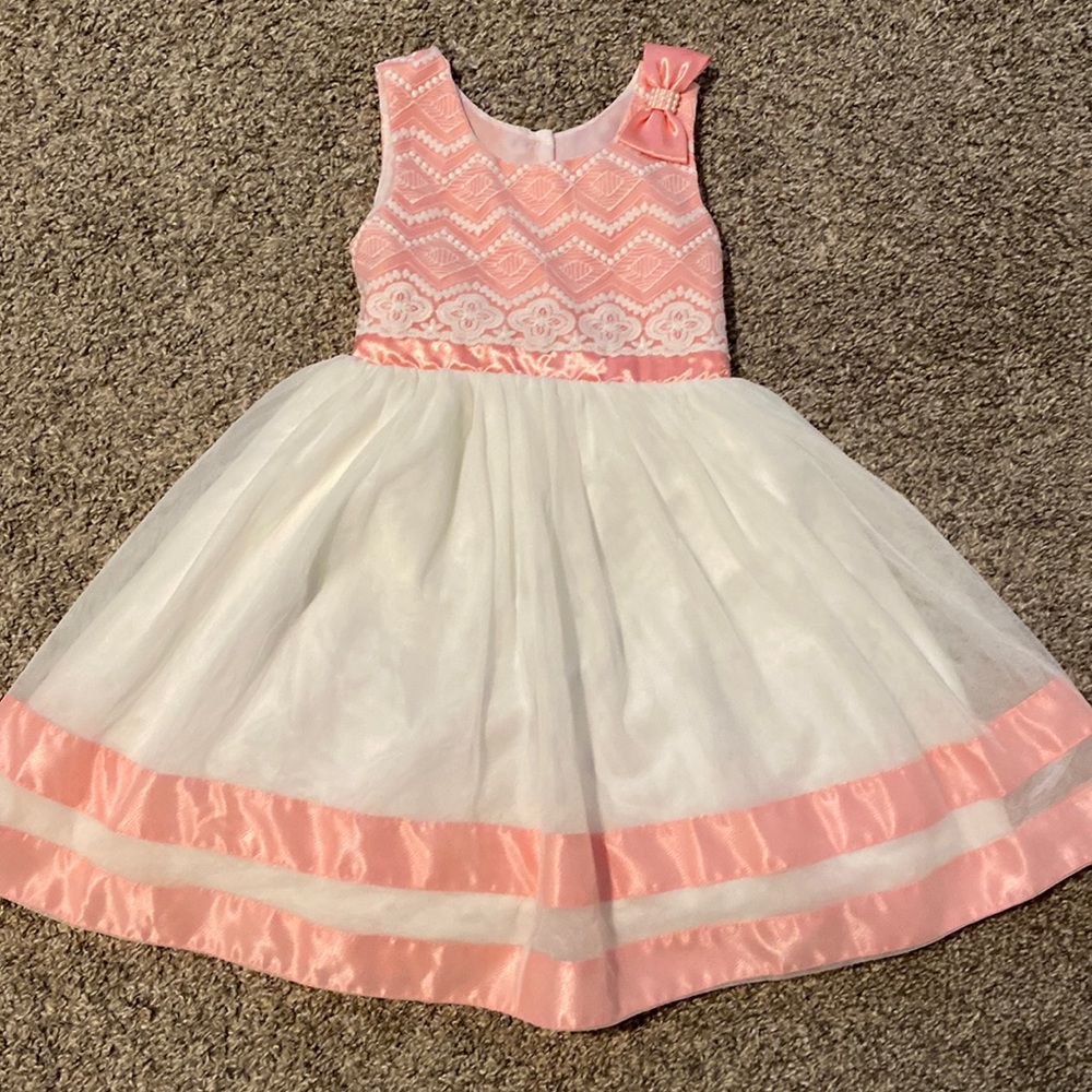 Girls size 5 dress, good used condition